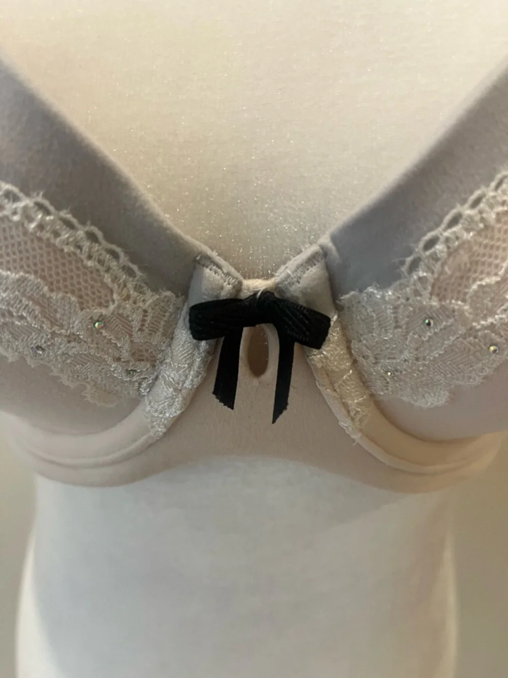 Victoria's Secret Body by Victoria Lined Demi 32DD
